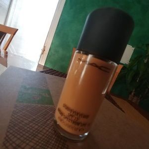 MAC Studio Fix NW40 liquid